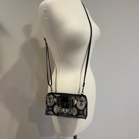 Sak roots Artist Circle Smartphone Crossbody NWOT - Picture 2 of 6